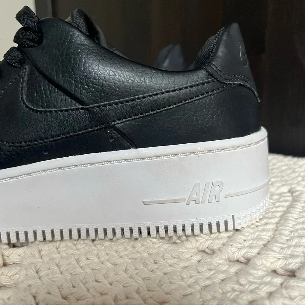 Nike Air Force 1‎ Sage Low Women's Size 6.5 Sneakers Black White AR5339-002